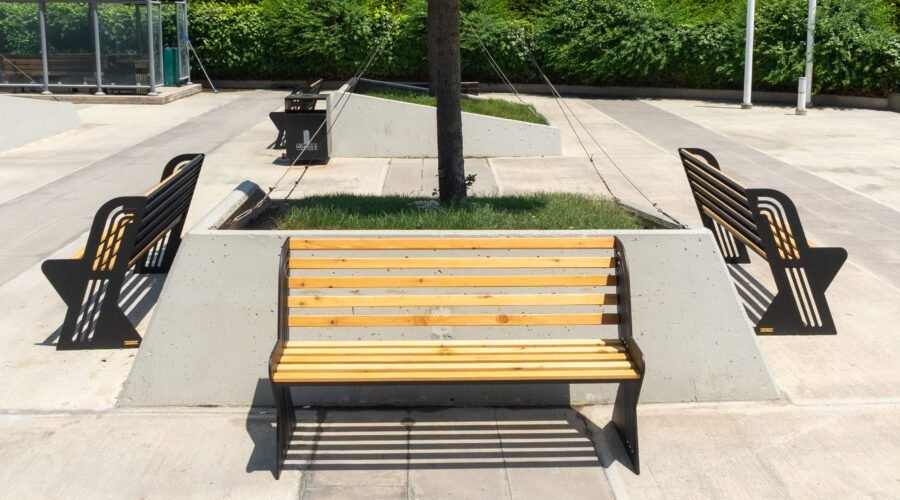 STEECORP-Benc: Modern ve Esnek Oturma Çözümü"