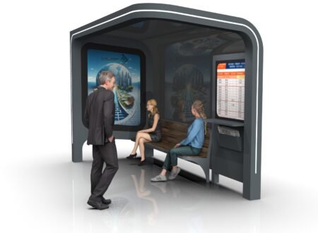 Sokak köşesinde modern STEECORP akıllı otobüs durağı ve bankta oturan yolcular.