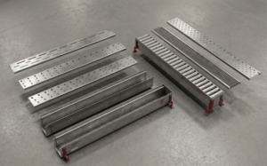 Hijyenik iç mekan uygulamaları için AISI 316 paslanmaz çelik dikdörtgen drenaj kanalı genel görünümü.